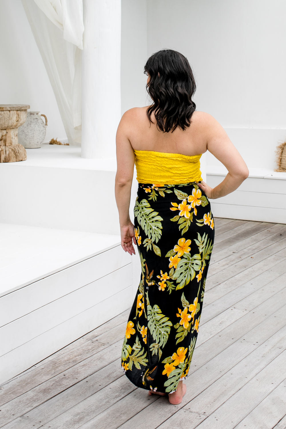 sarong-black-yellow-frangipani-flowers