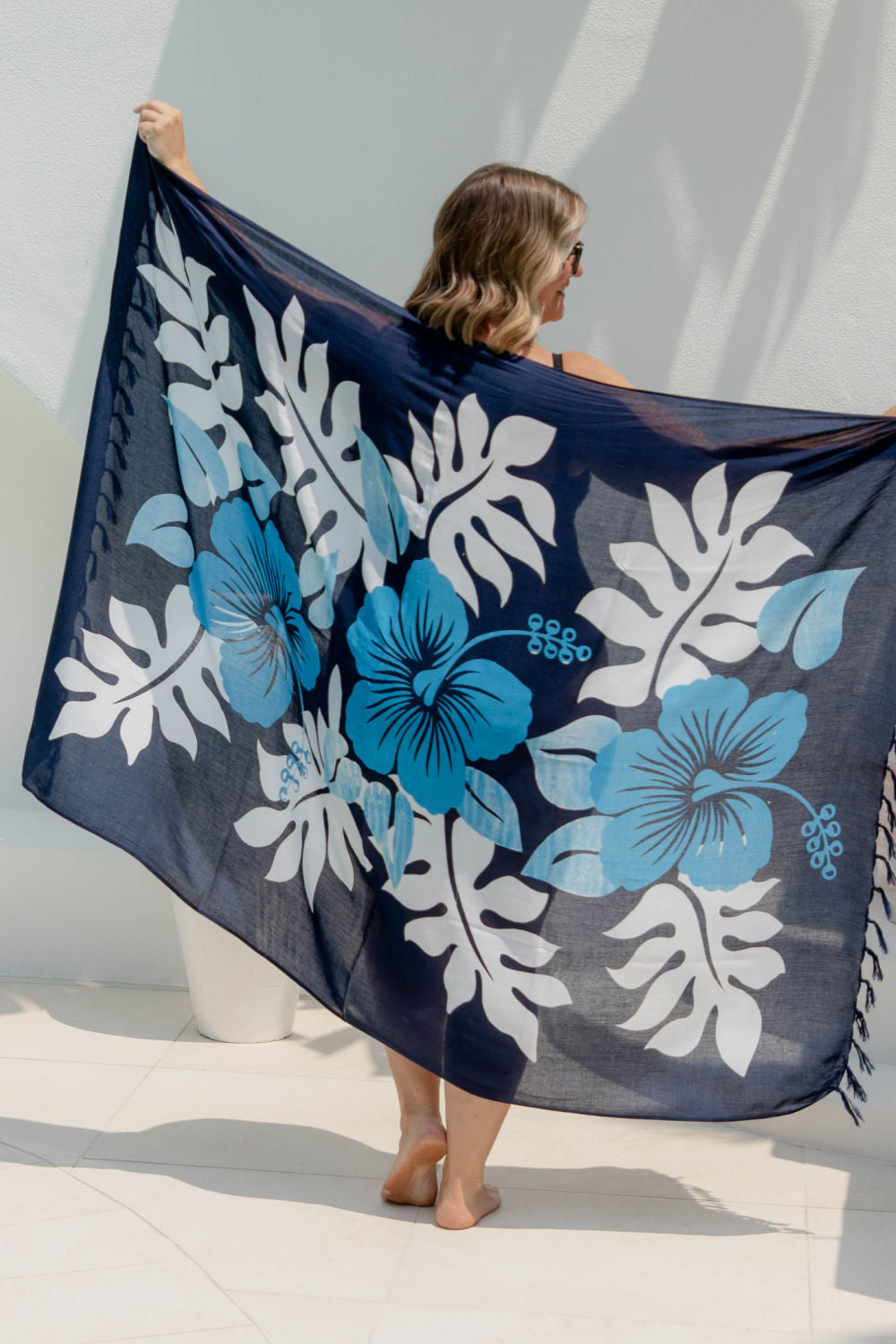 Hawaiian-beach-sarong-hibiscus-floral-black-blue-white