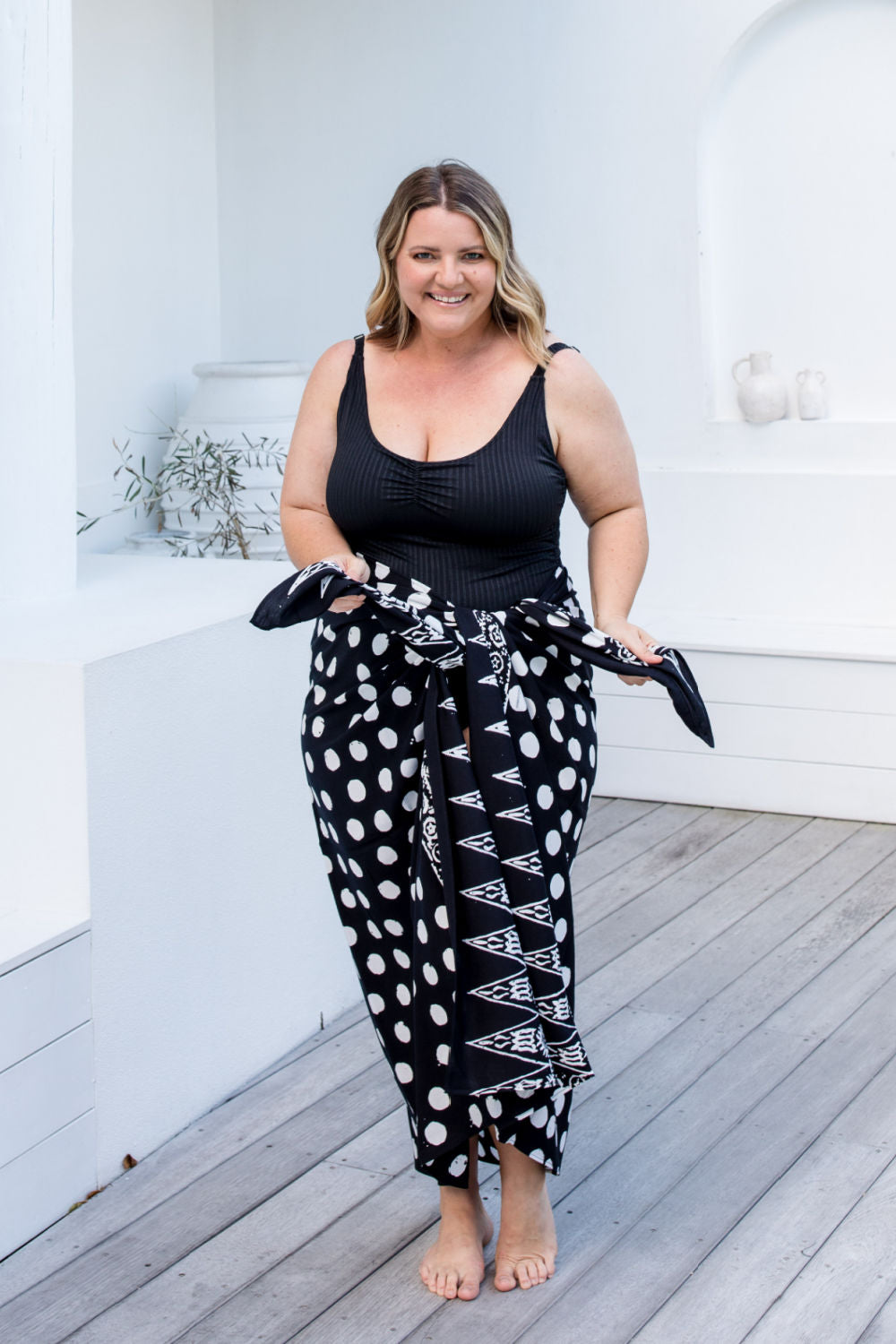 XL-sarong-black-bone-polka-dot-fringeless