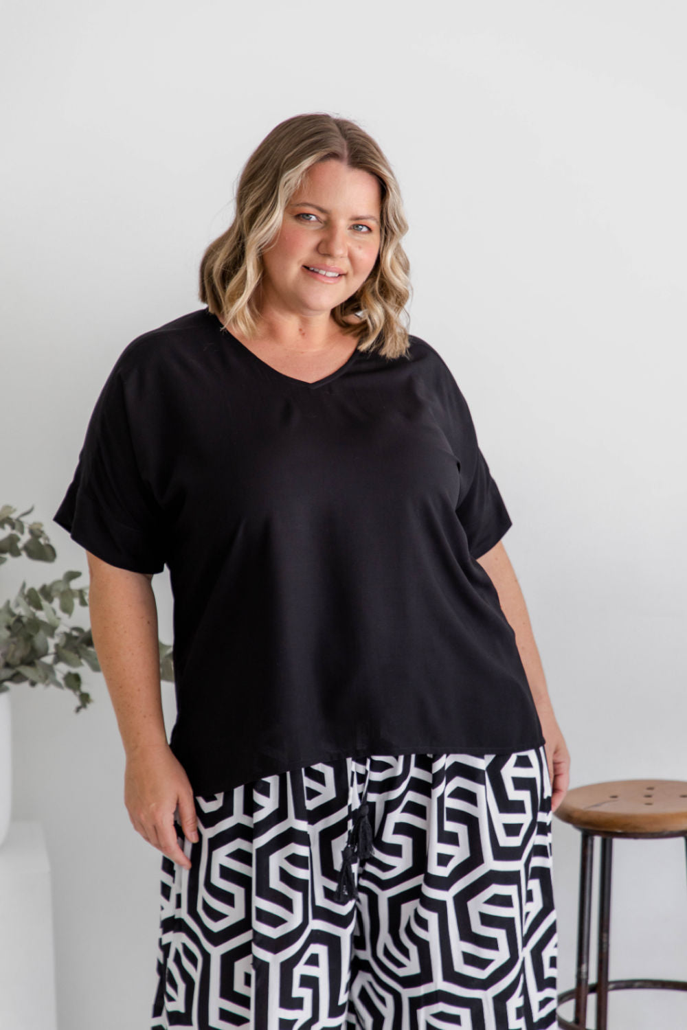 basic-black-blouse-plus-size