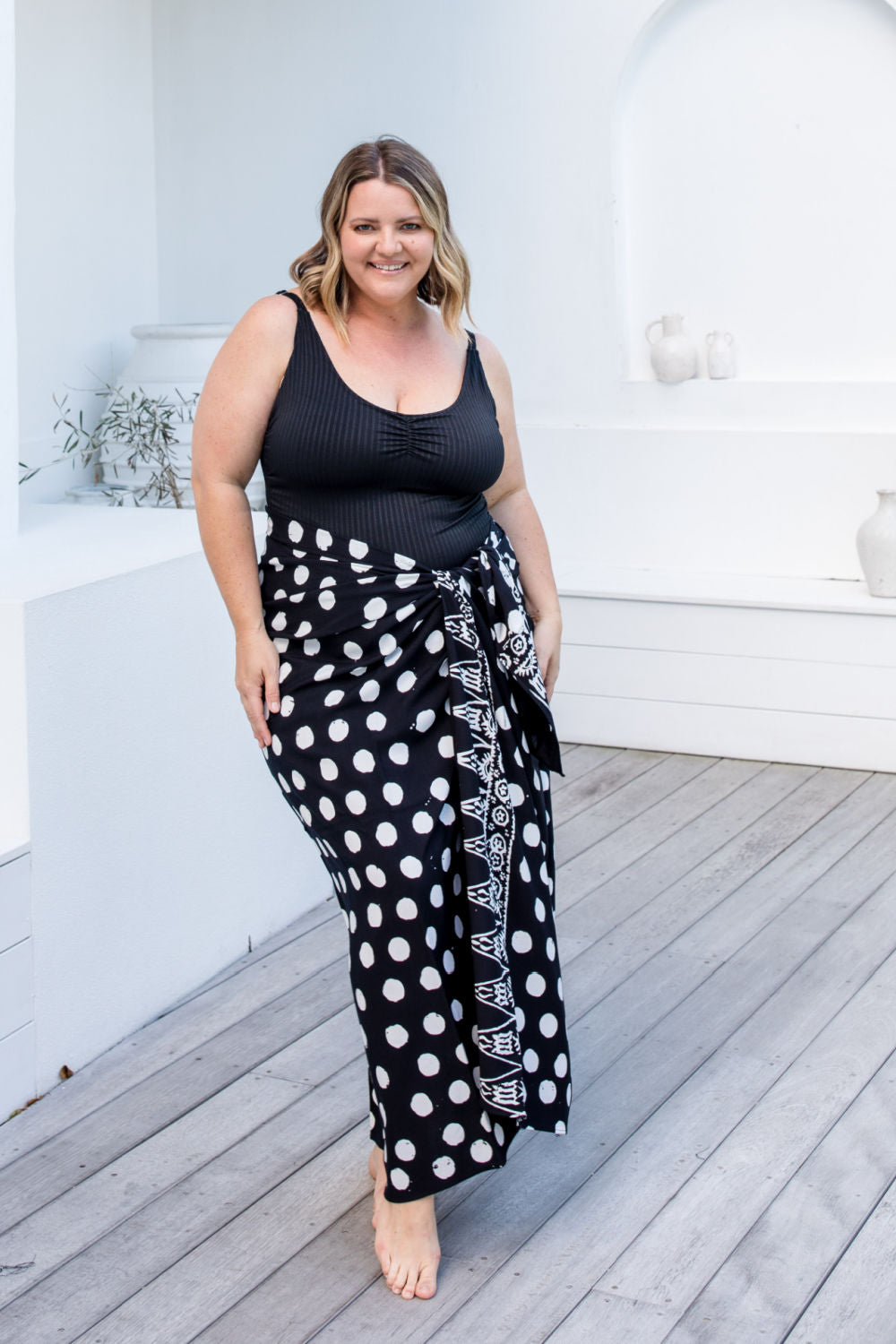 beach-sarong-black-bone-polka-dot-fringeless-australia