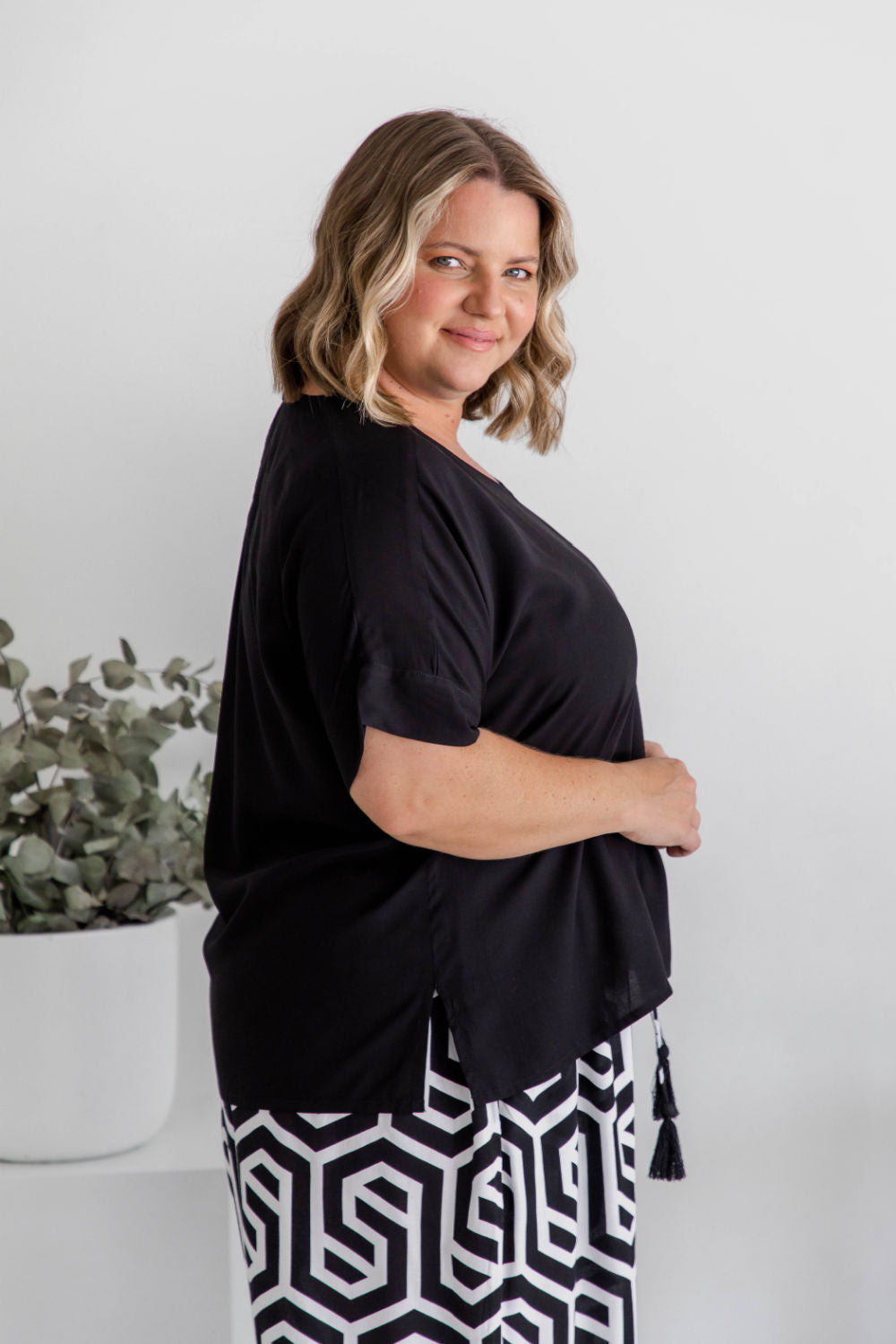 black-blouse-top-plus-size