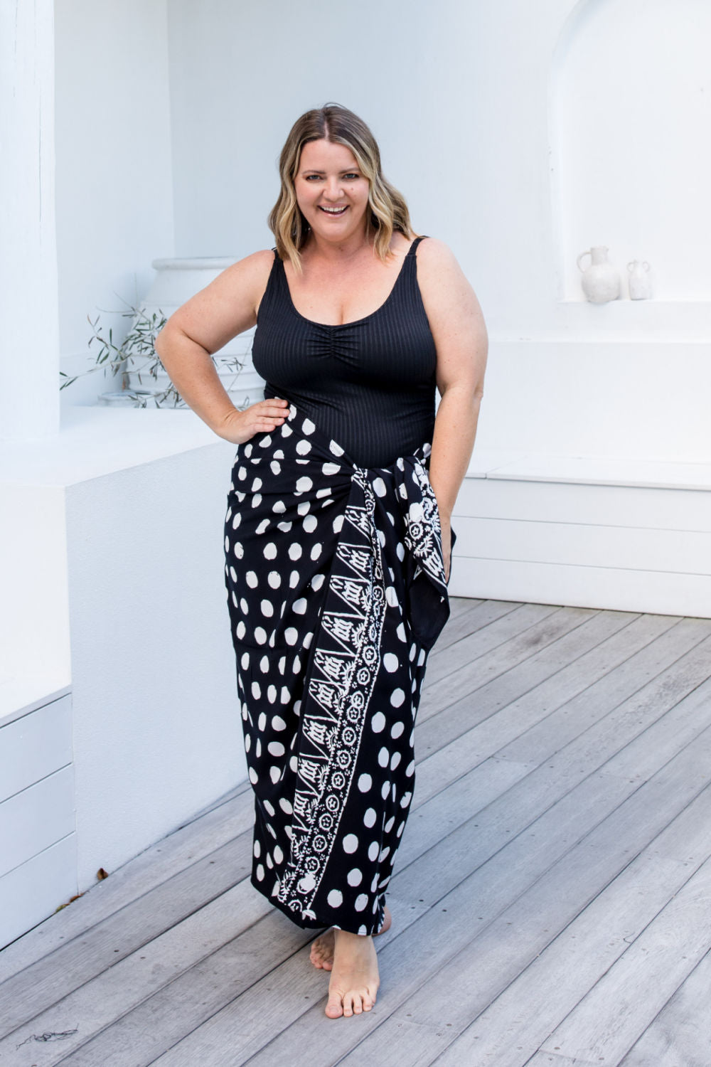 extra-large-beach-sarong-black-bone-polka-dot-fringeless