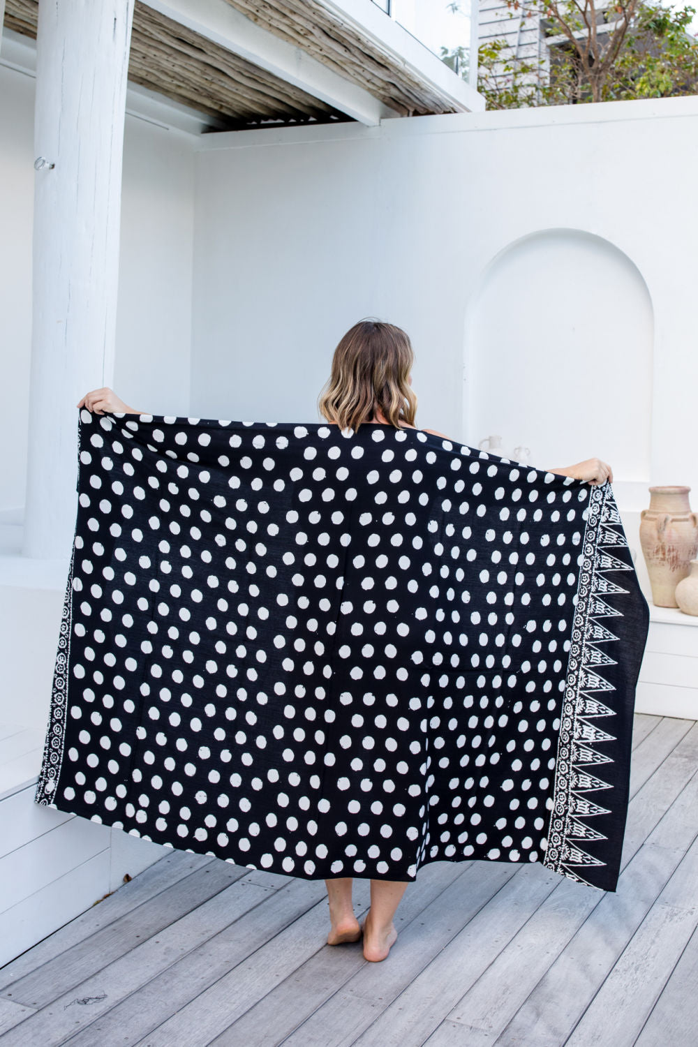 extra-large-sarong-black-bone-polka-dot-fringeless