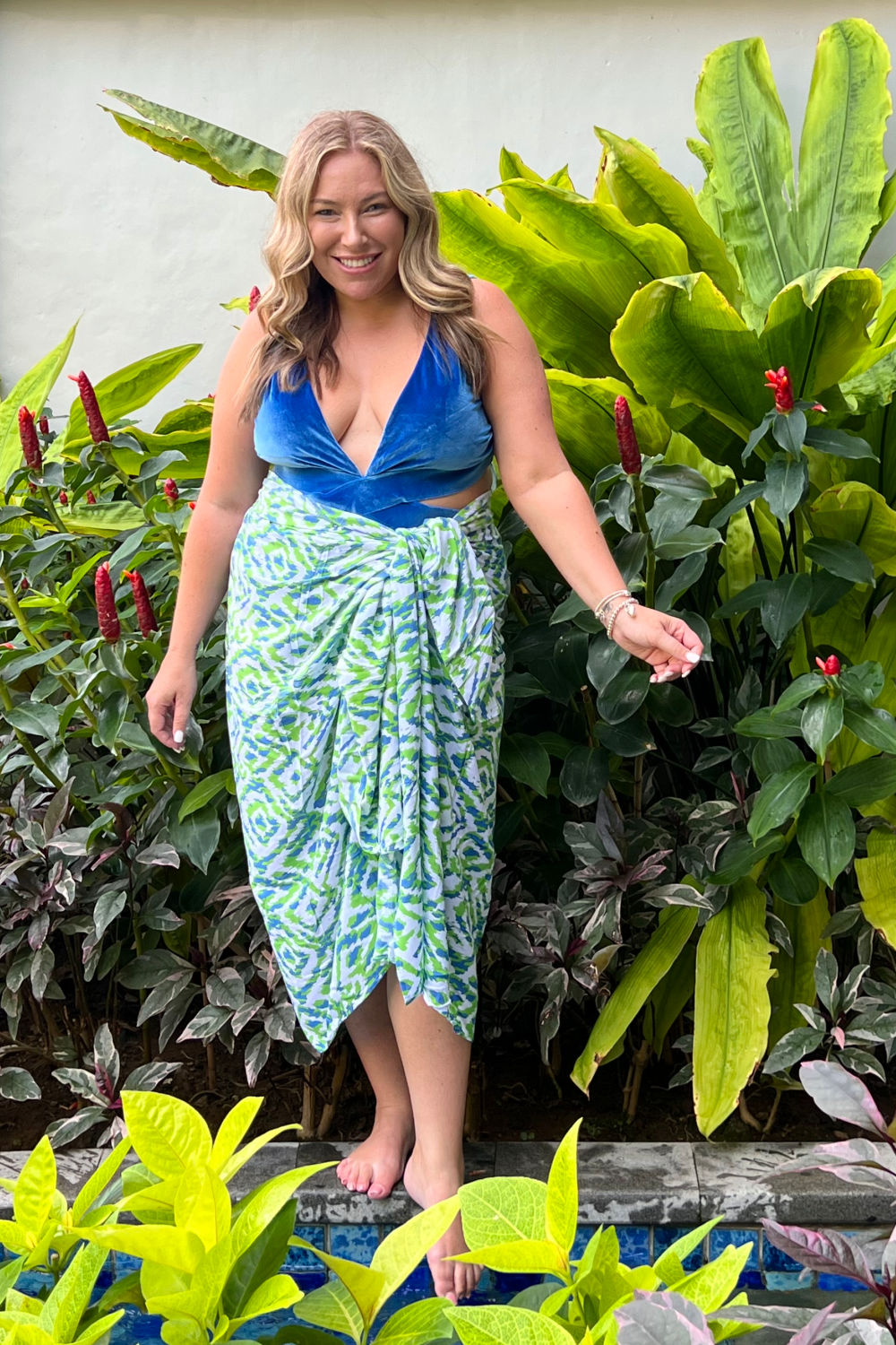 extra-large-sarong-white-blue-green-geometric-design
