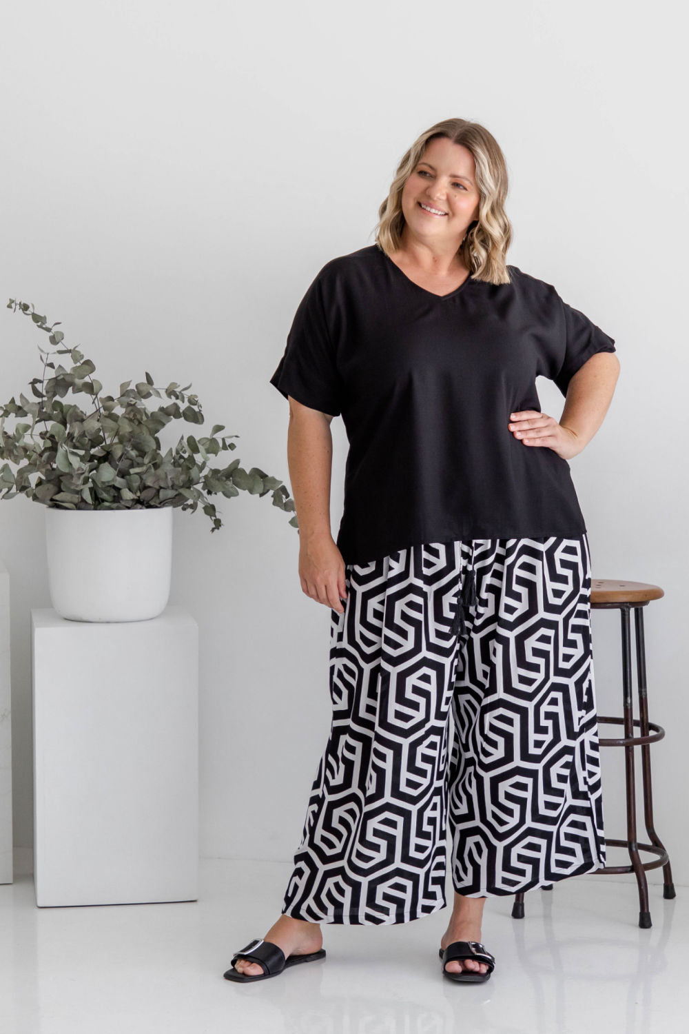 ladies-black-blouse-top