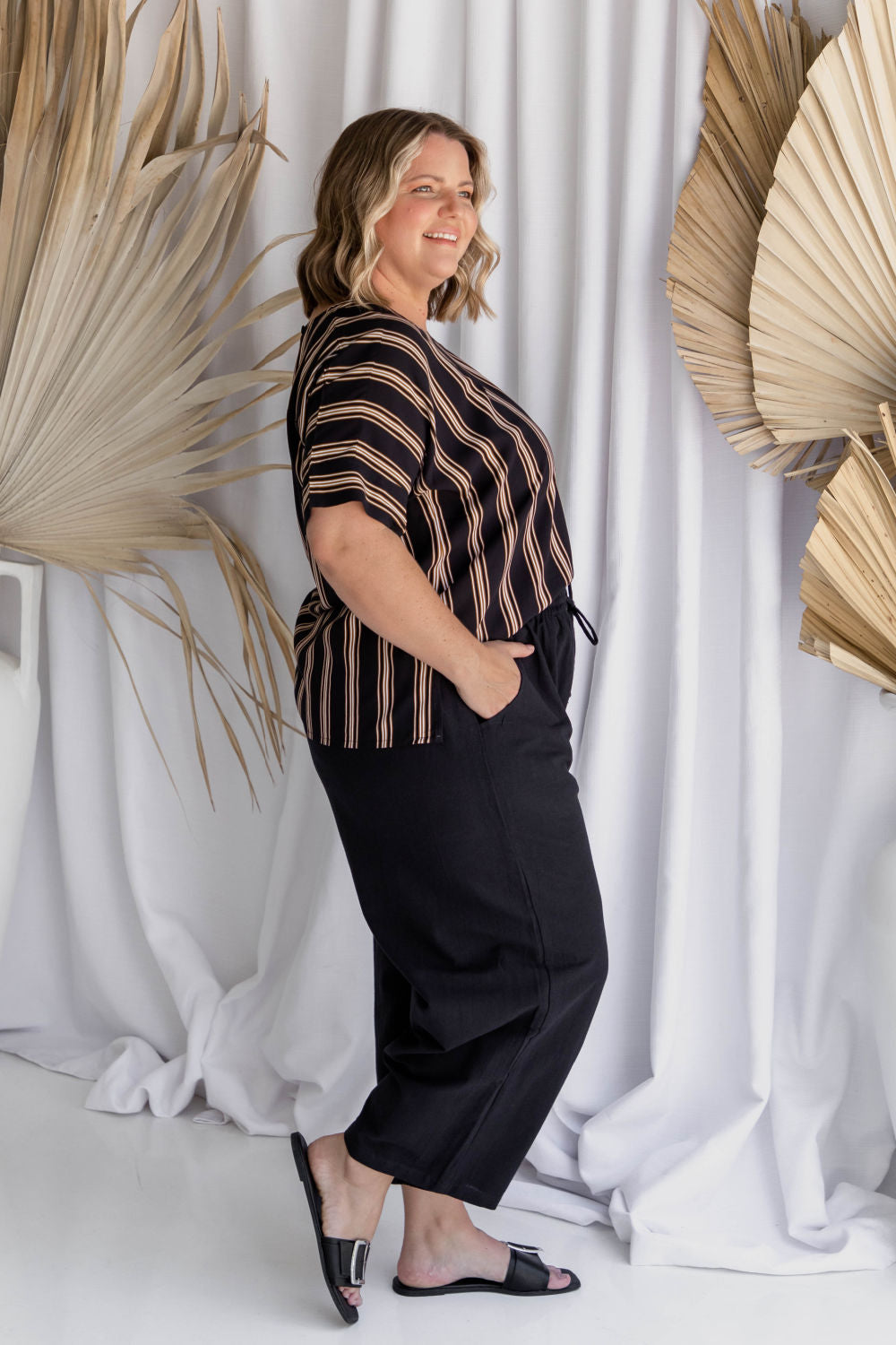 Analyzing image    ladies-long-cotton-pants-black-elastic-waist