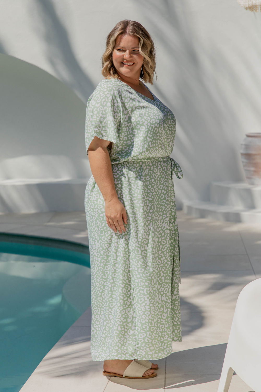 zladies-long-summer-dress-pastel-green-white-plus-size-resort-style