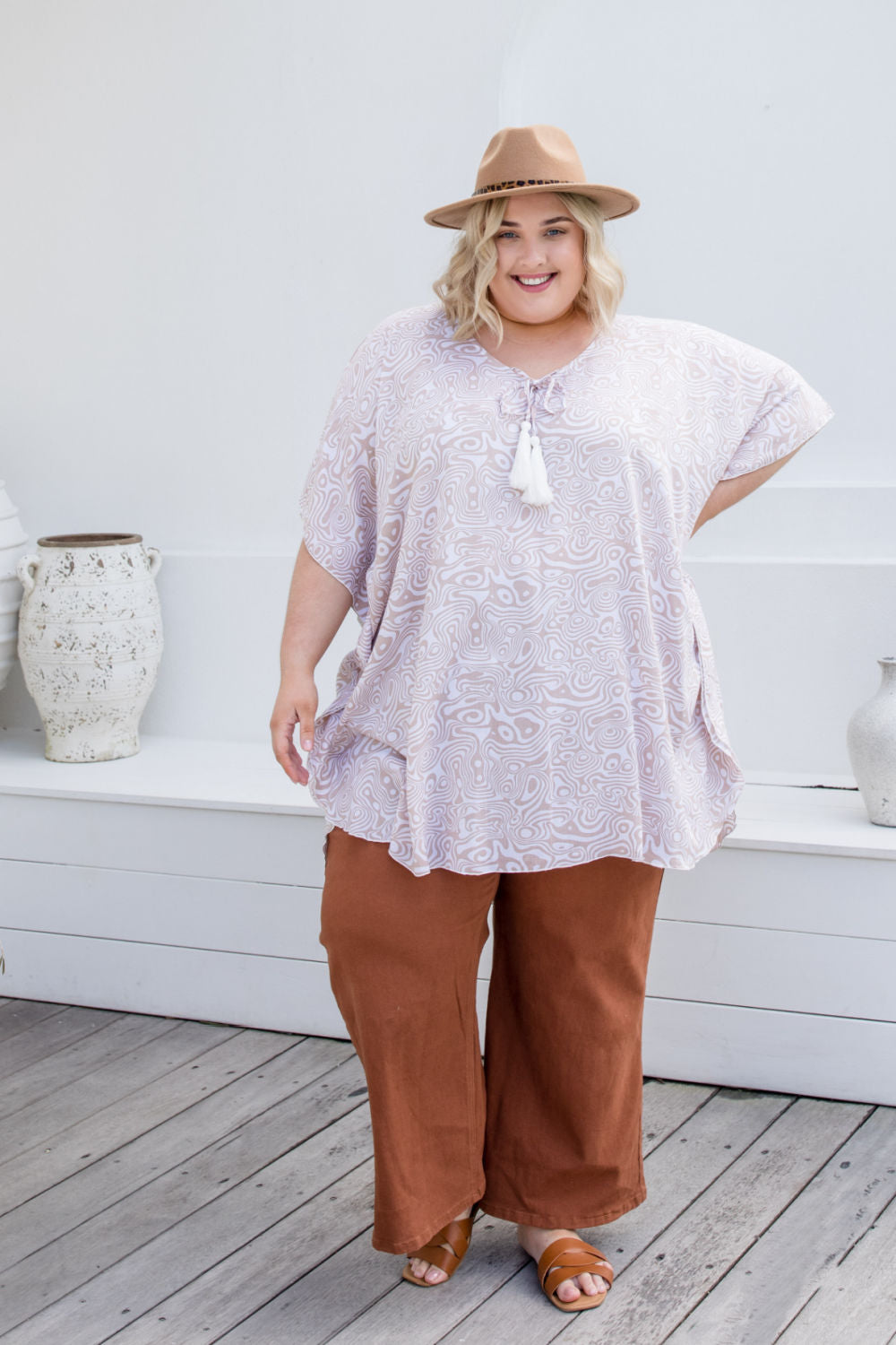 ladies-plus-size-casual-top-white-latte-resort-wear