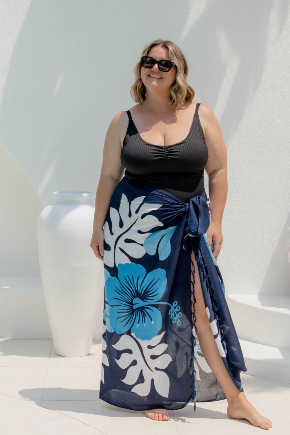 large-Hawaiian-sarong-hibiscus-floral-black-blue-white