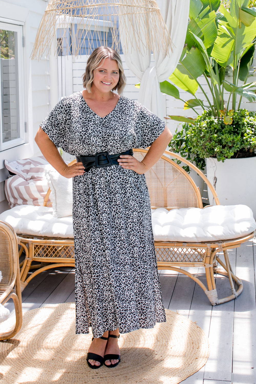 long-kaftan-dress-leopard-print-black-white-grey-resort-styling