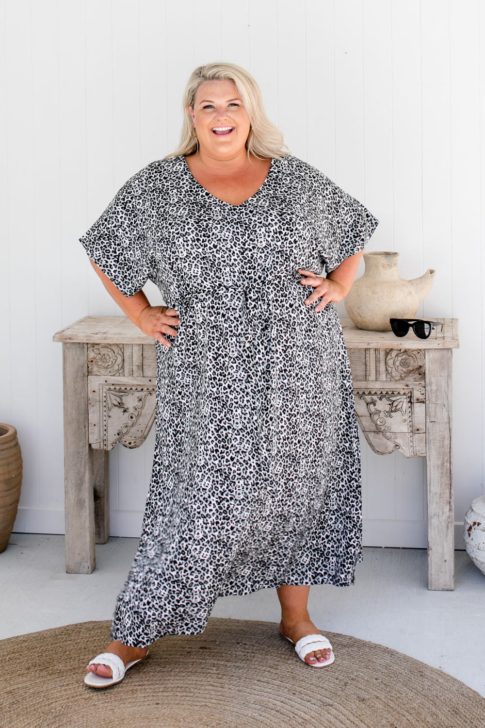 long-plus-size-kaftan-dress-leopard-print-black-white-grey