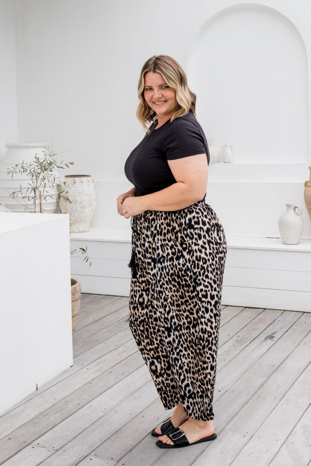 long-relaxed-fit-casual-pants-wide-leg-leopard-print