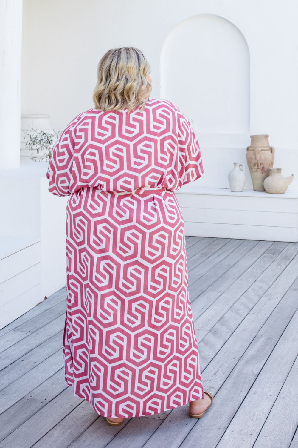 plus-size-resort-wear-dress-rose-white-geometric