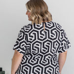 plus-size-summer-blouse-top-black-white-geometric-print-design
