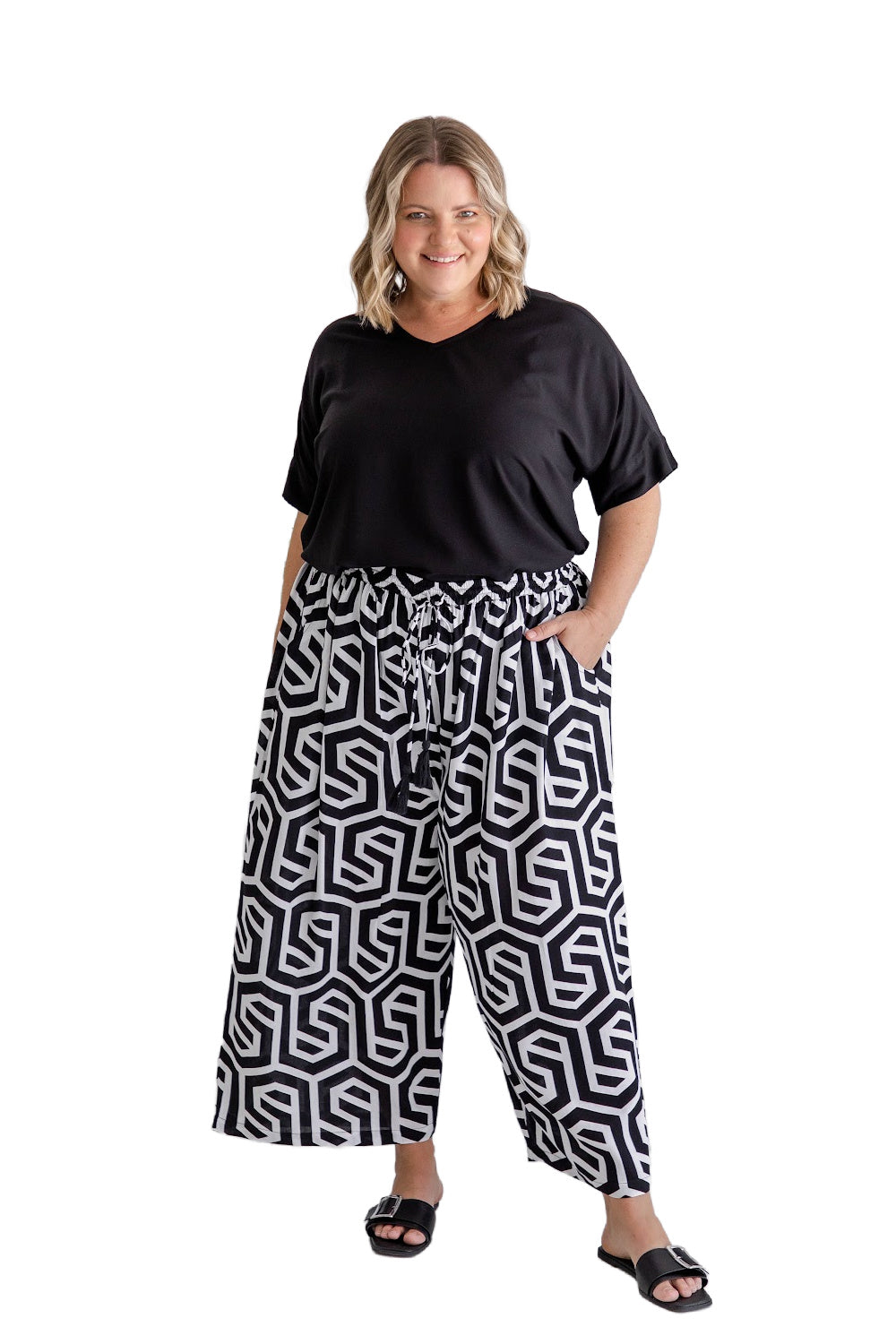 womens-wide-leg-long-pants-black-white-geometric-print-design-tpb