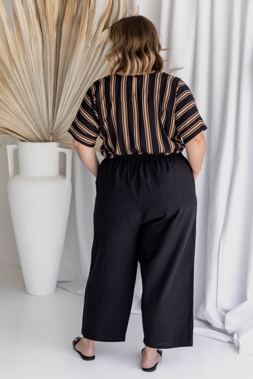 Analyzing image    womens-long-cotton-pants-black-relaxed-fit