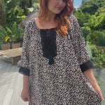 hort-kaftan-dress-leopard-print-lace-embellishmen