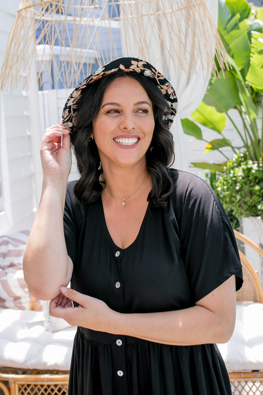 bucket-hat-ladies-black-cream-latte-floral