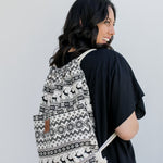 canvas-backpack-black-white-reindeer