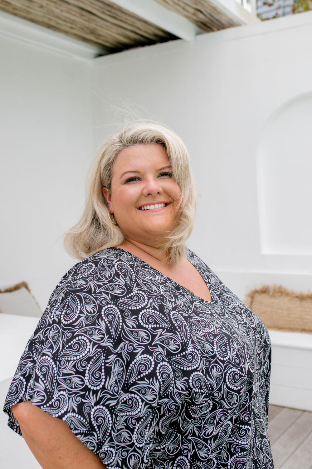 ladies-long-kaftan-dress-plus-size-paisley-print-black-grey-white