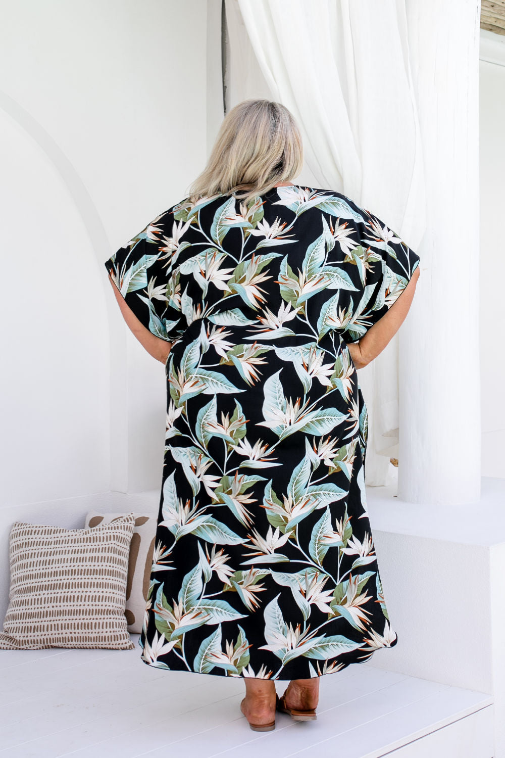 ladies-plus-size-long-kaftan-resort-wear-dress-black-blue-olive-leaf-design