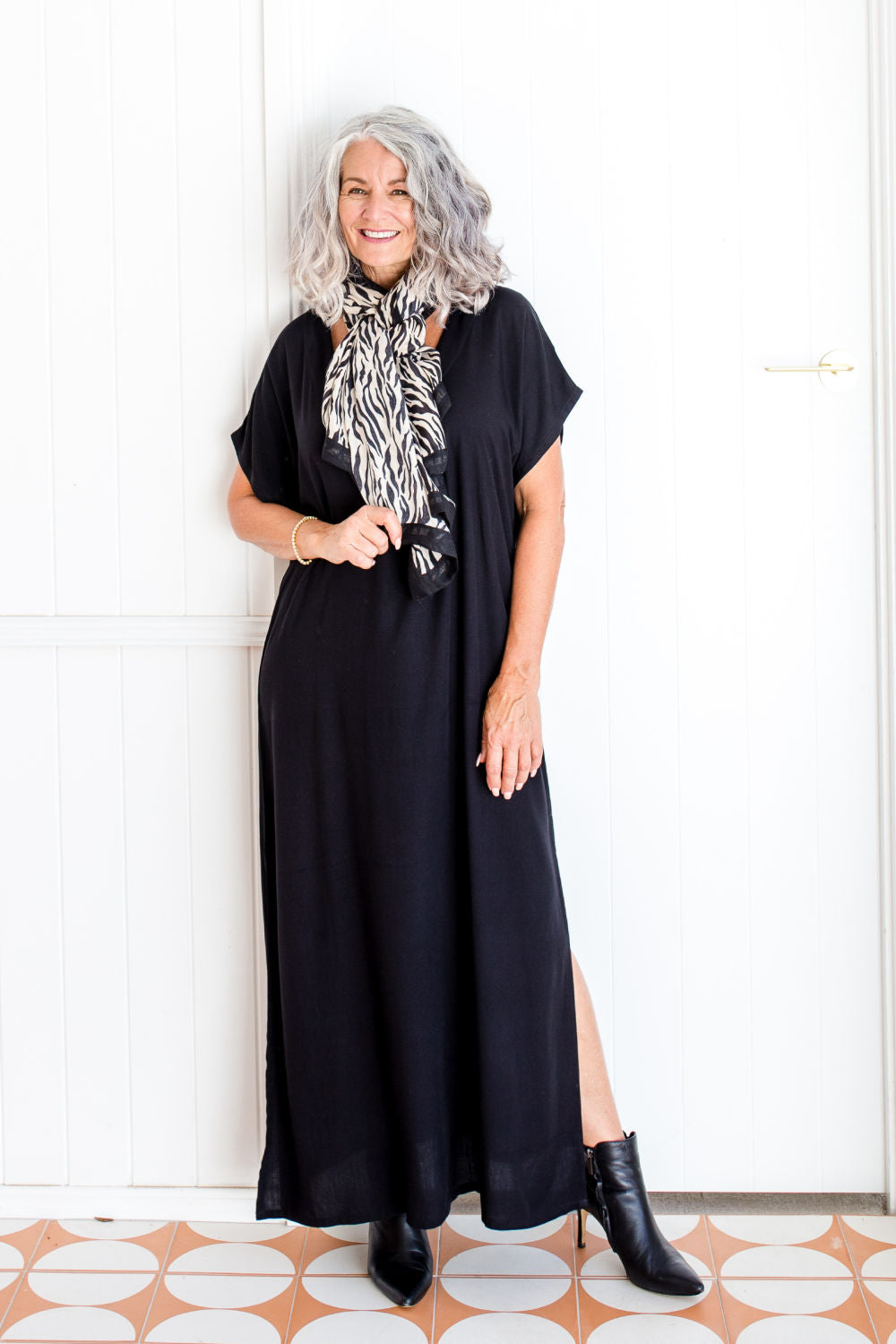 ladies-winter-scarf-zebra-print-black-latte