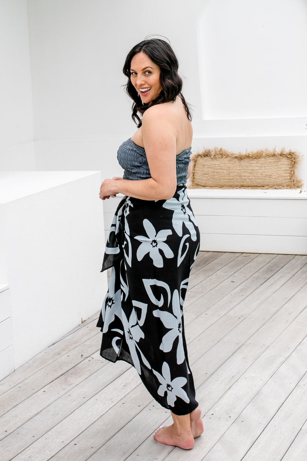 large-sarong-pareo-wrap-black-grey-floral