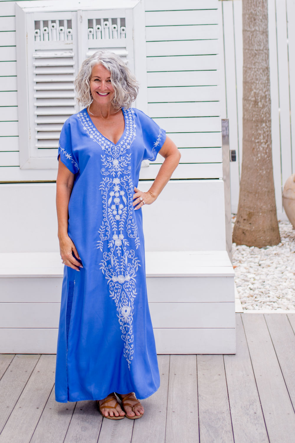 long-kaftan-dress-blue-white-embroidery