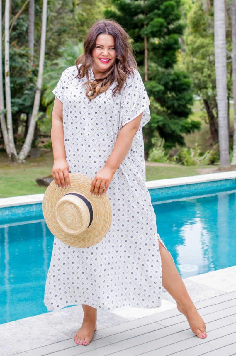 long-maxi-kaftan-dress-white-black-geometric-plus-size