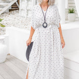 Petite – Maxikleid mit geometrischem Print - Weiß