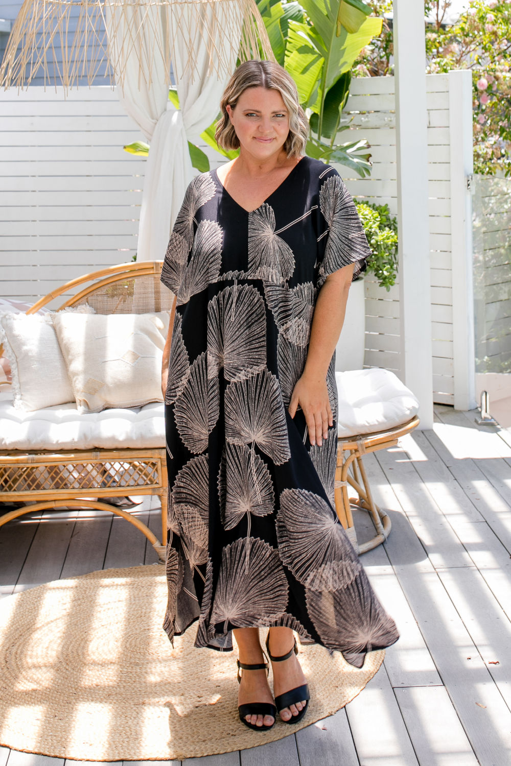 long-summer-dress-black-latte-fan-design