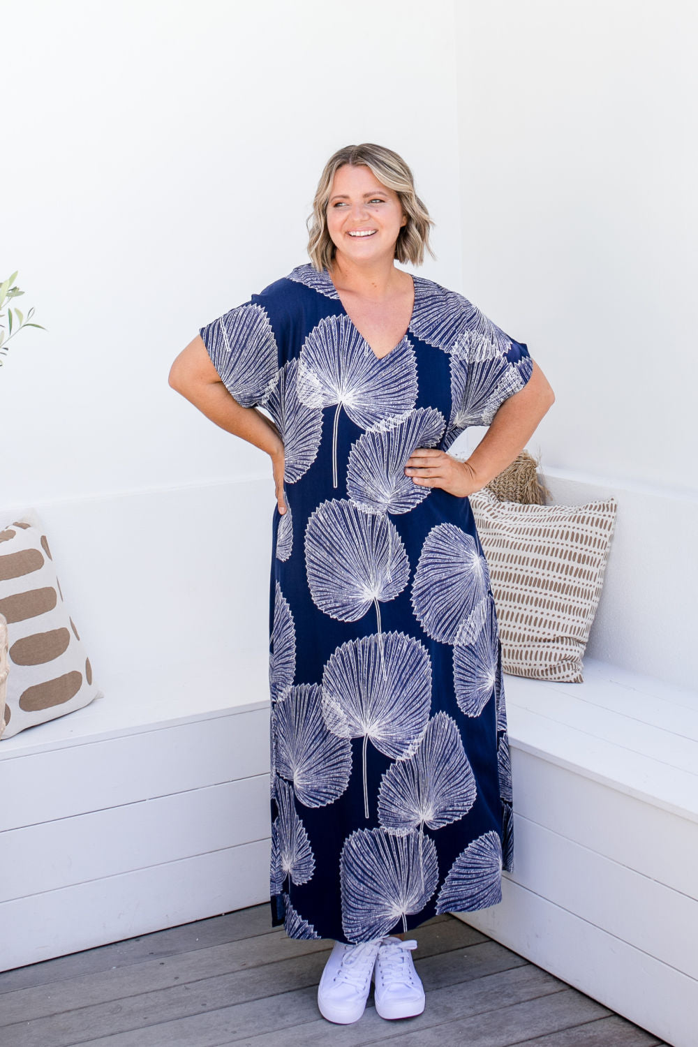 maxi-summer-kaftan-dress-blue-white-fan-print