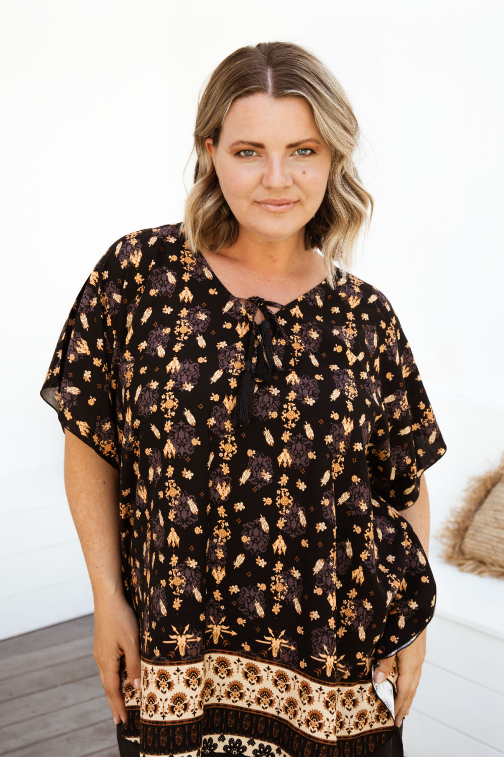 plus-size-kaftan-top-black-cream-latte-floral-feather-design