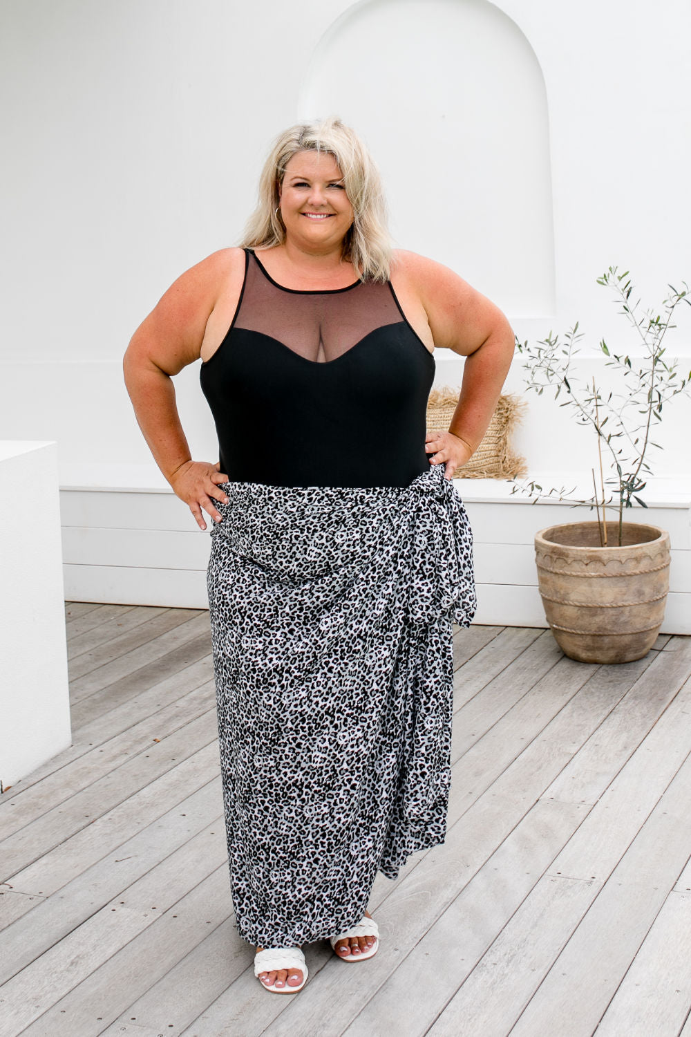 plus-size-sarong-wrap-leopard-print-black-white-grey