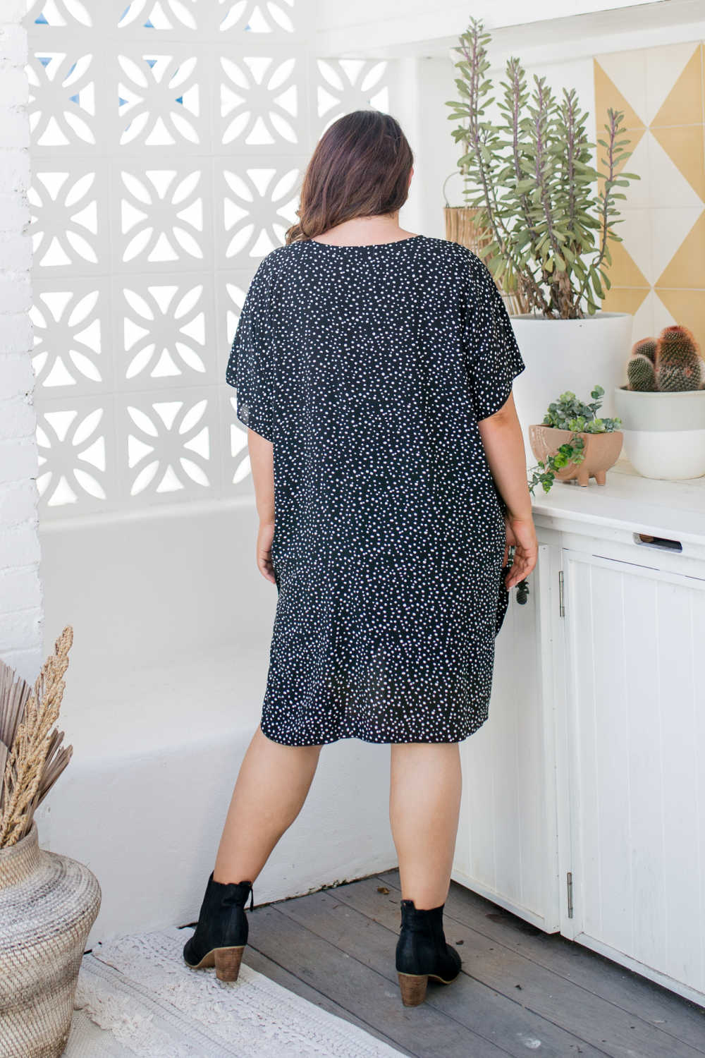 short-kaftan-long-tunic-top-plus-size-black-white-polka-dots