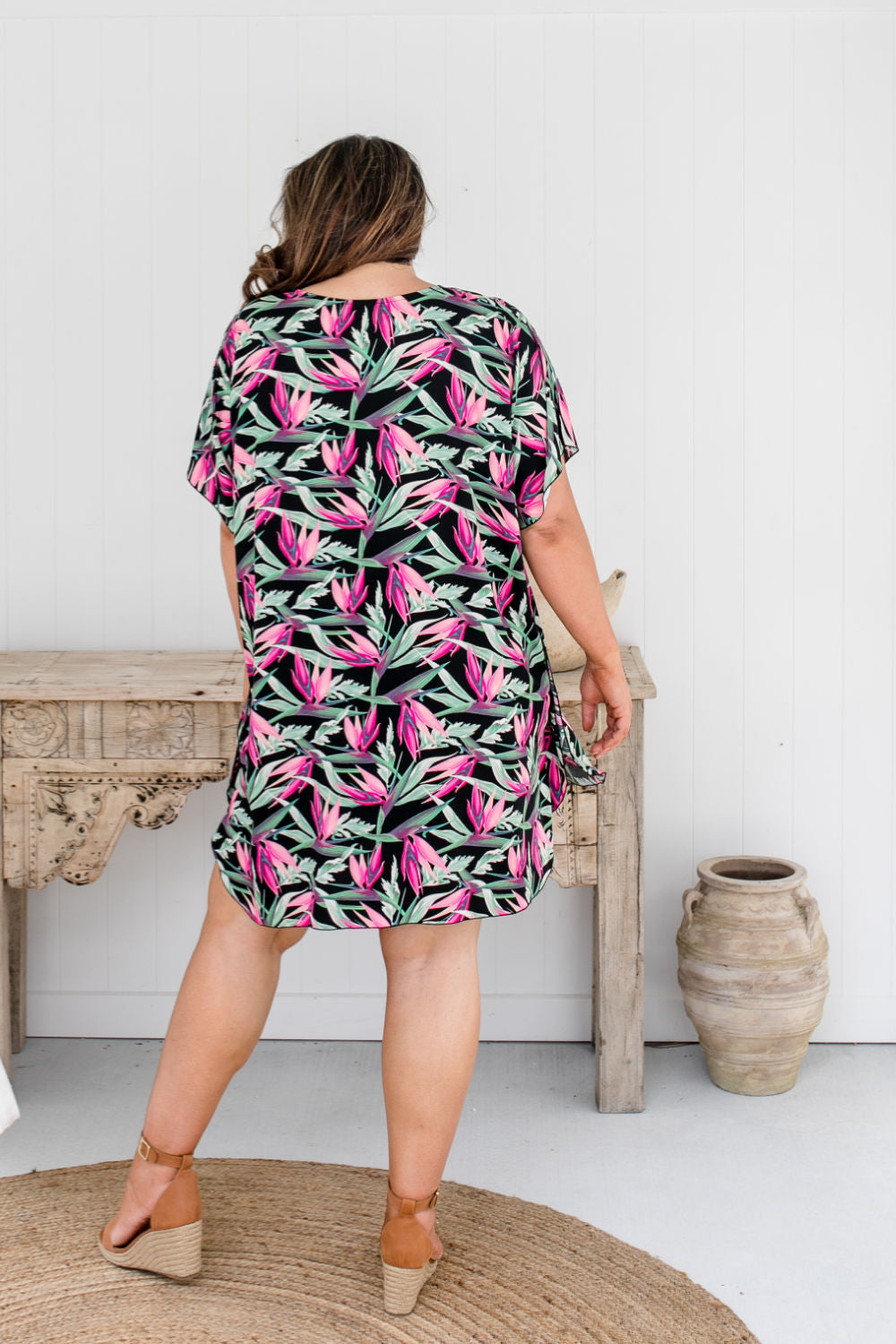 short-plus-size-kaftan-black-pink-floral