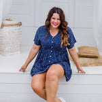 short-casual-summer-dress-blue-white-polka