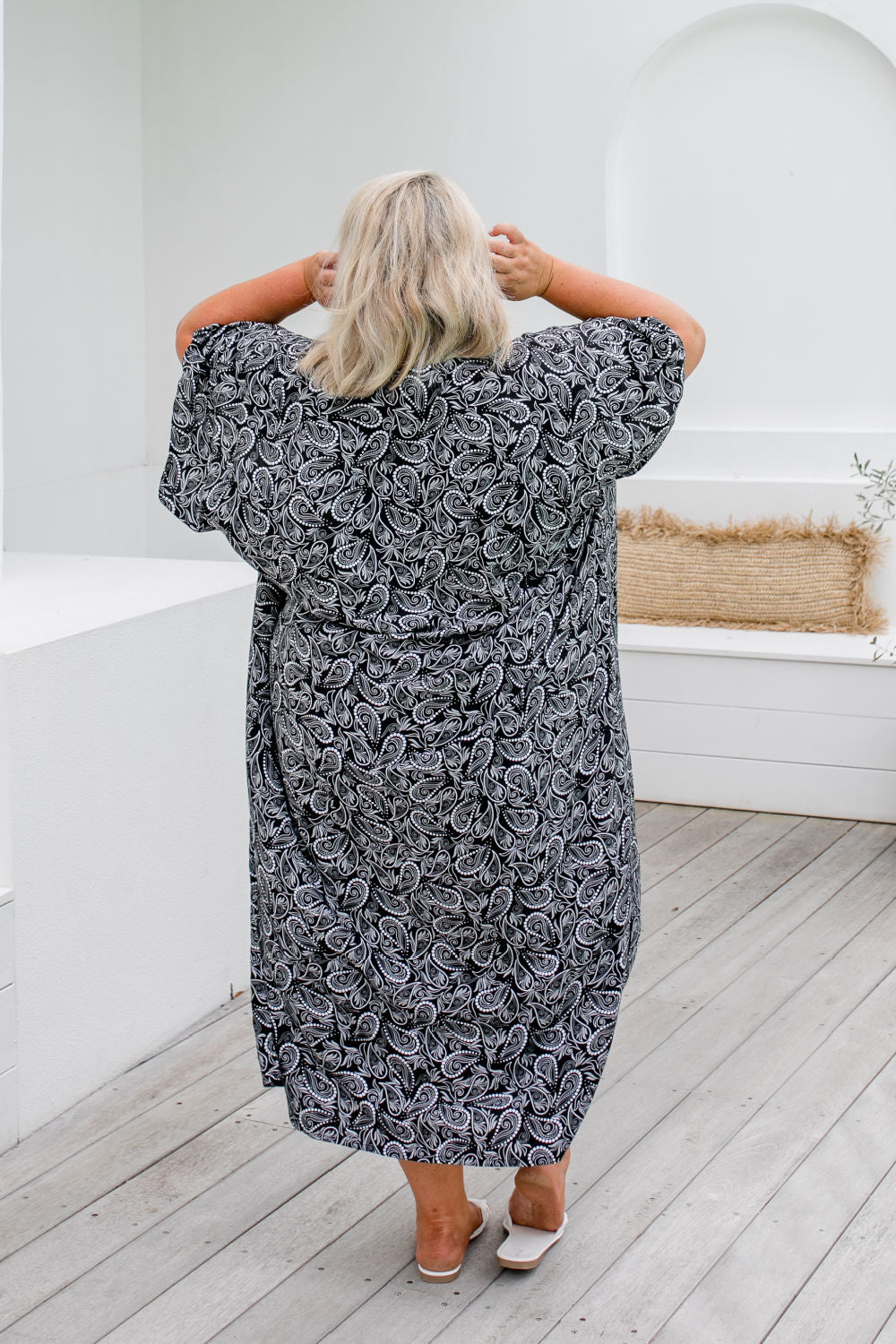 womens-long-kaftan-dress-plus-size-paisley-print-black-grey-white