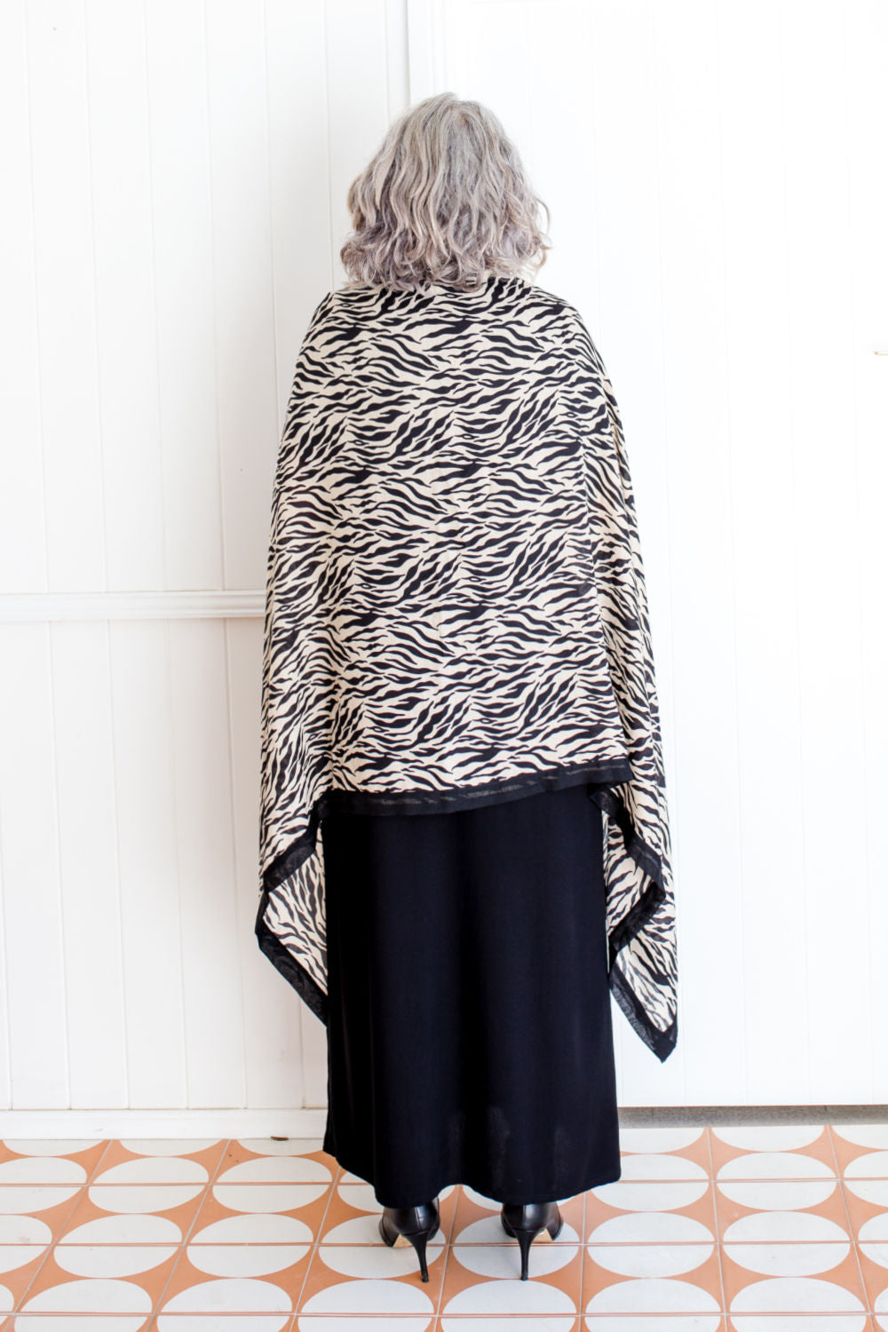 womens-winter-scarf-zebra-print-black-latte