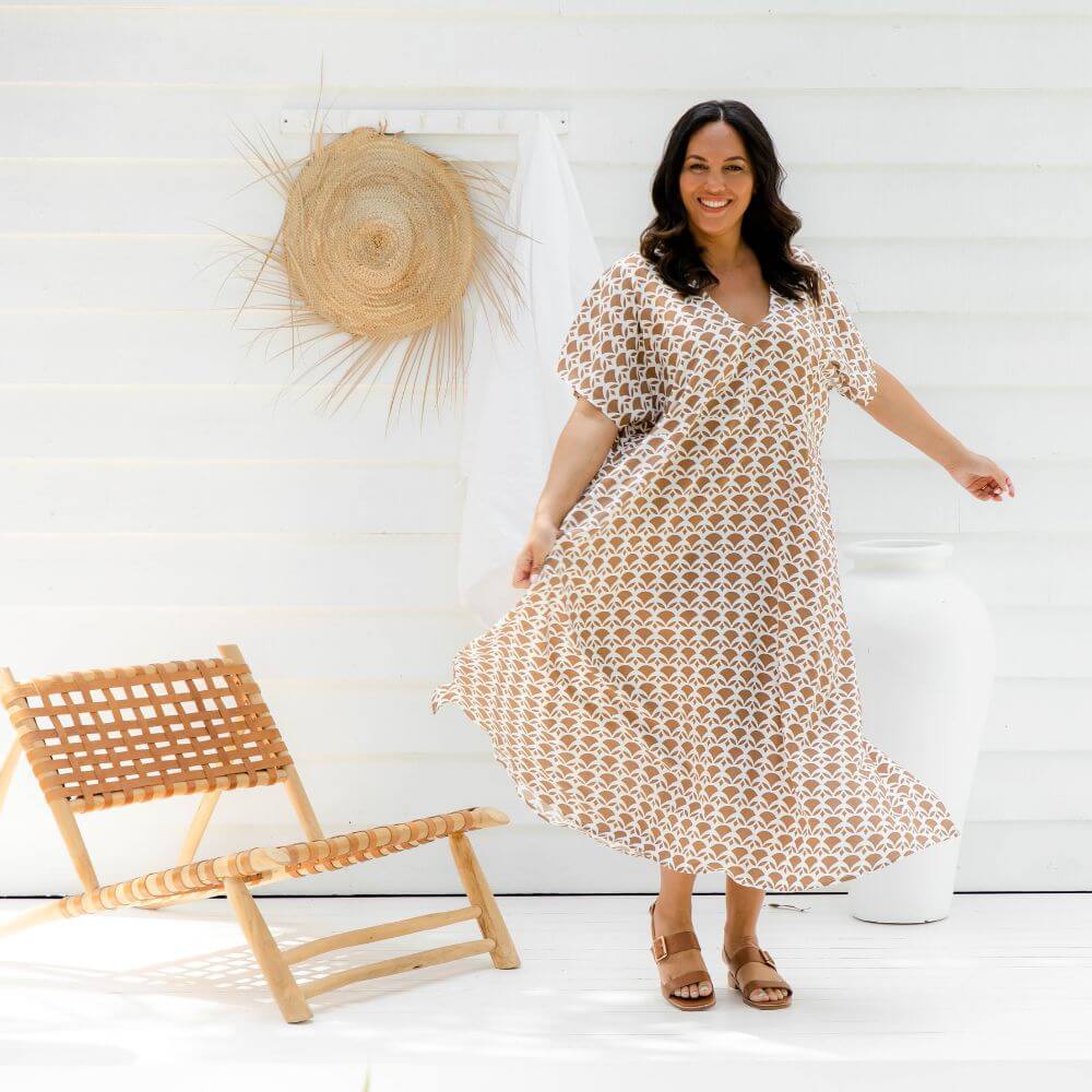 summer-maxi-dress-caramel-white-geometric-print