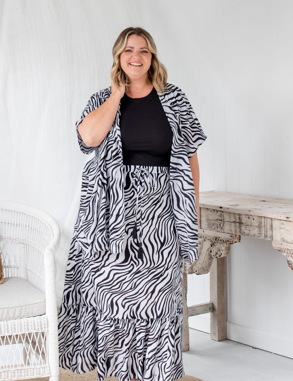 zebra-set-long-skirt-matching-short-kimono-jacket