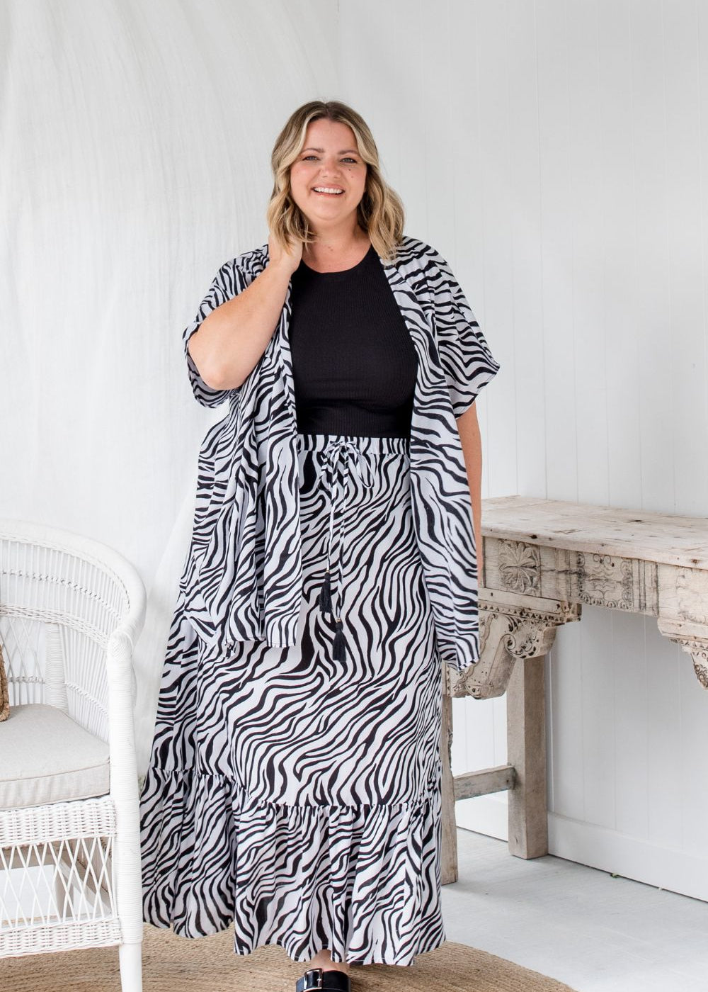 zebra-set-long-skirt-matching-short-kimono-jacket