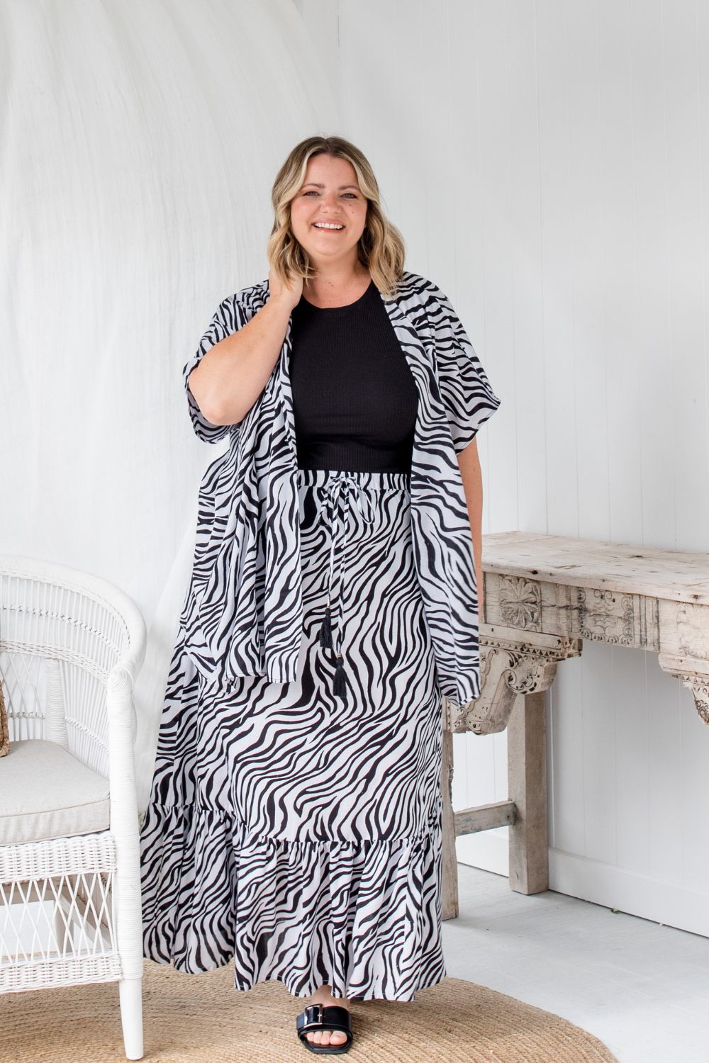 zebra-set-long-skirt-matching-short-kimono-jacket