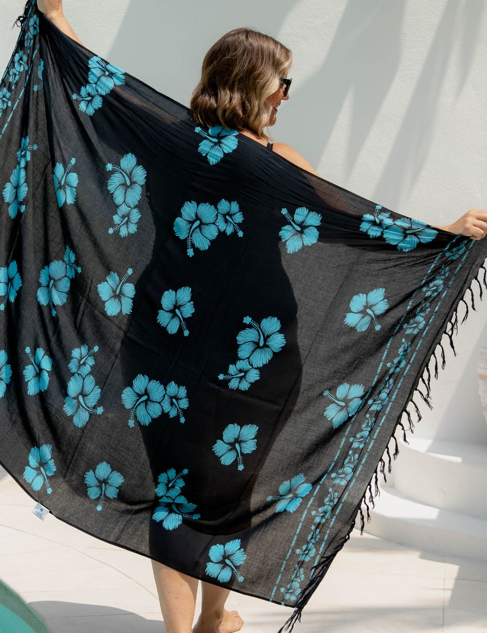 Hawaiian-large-beach-sarong-black-blue-hibiscus-flower-mens