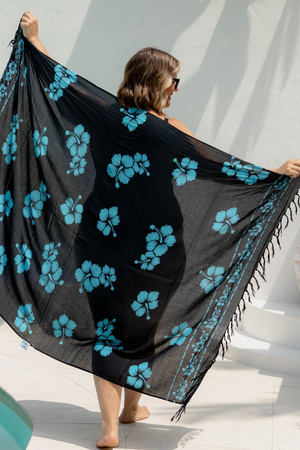 Hawaiian-large-beach-sarong-black-blue-hibiscus-flower-mens