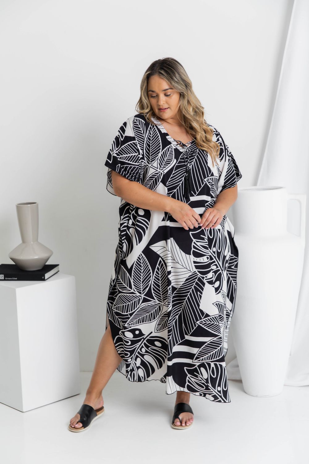 long-kaftan-dress-black-white-palm-print-plus-size