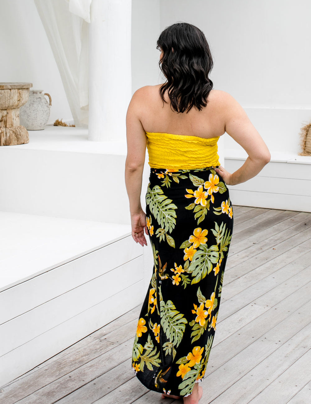 sarong-black-yellow-frangipani-flowers