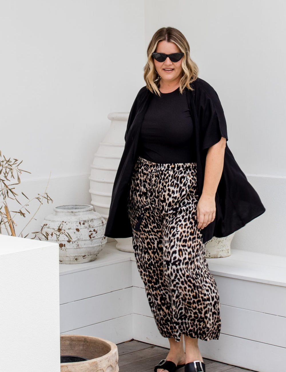 ladies-set-black-kimono-with-leopard-wide-leg-pants