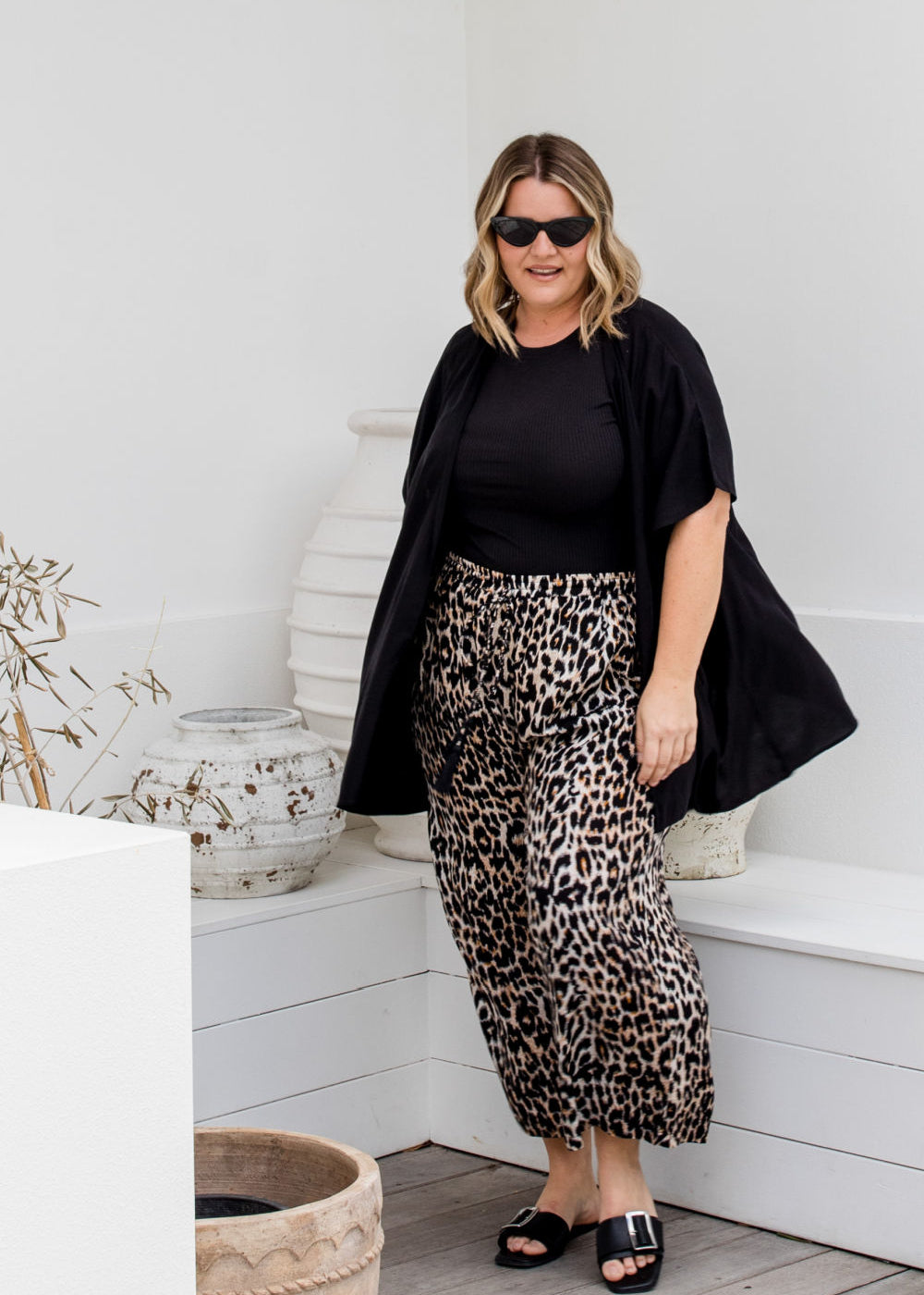 ladies-set-black-kimono-with-leopard-wide-leg-pants